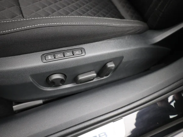SKODA Superb Combi (2024) — foto 16 van 23