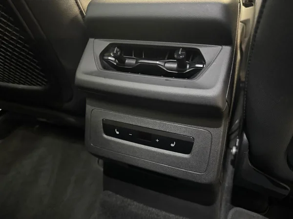 AUDI Q6 e-tron (2024) — foto 6 van 14