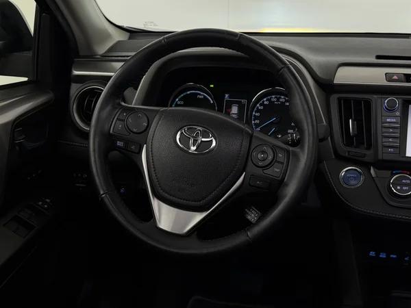 TOYOTA RAV4 (2017) — foto 14 van 30