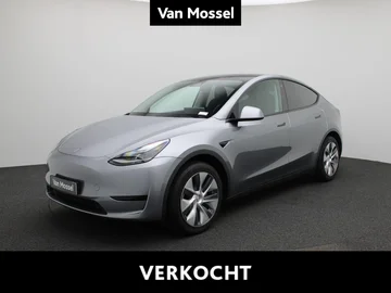 Tesla Model Y (2023)