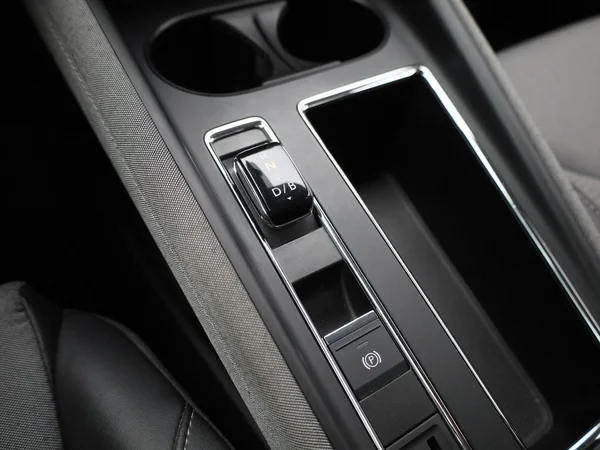 Škoda Enyaq iV (2023) — foto 24 van 37