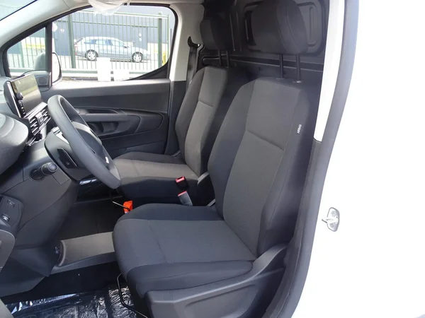 Peugeot Partner (2025) — foto 15 van 17