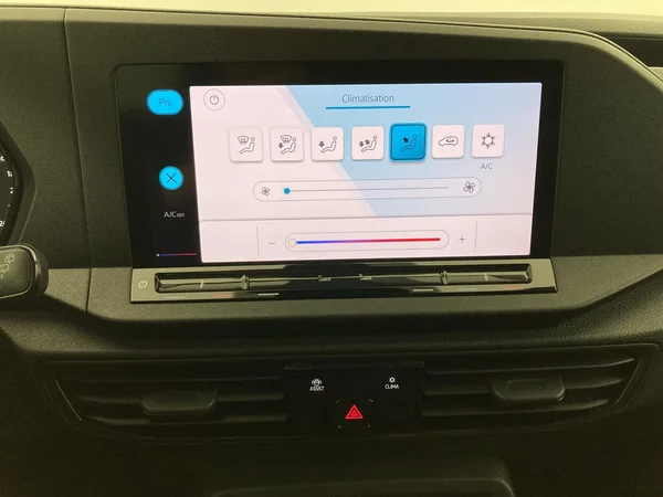 VOLKSWAGEN Caddy Maxi (2023) — foto 15 van 36