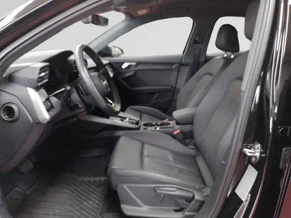 AUDI A3 Sportback (2024) — foto 2 van 16