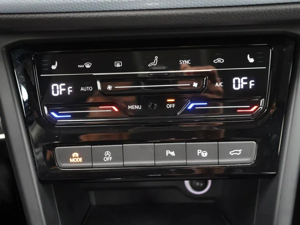 VOLKSWAGEN Touran (2025) — foto 19 van 29