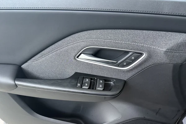 MG ZS Hybrid+ (HEV) (2026) — foto 8 van 16