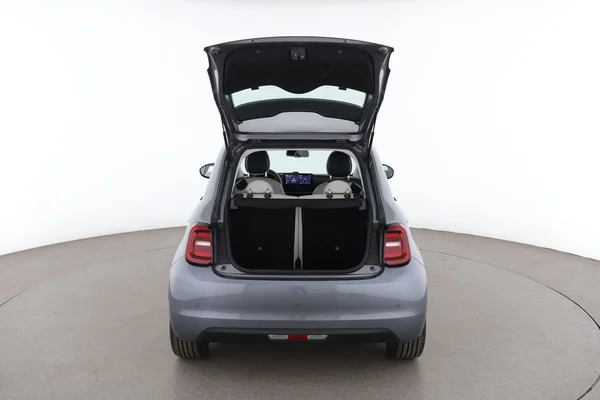 Fiat 500e (2022) — foto 7 van 16