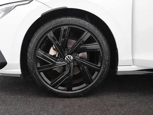 Volkswagen Golf (2024) — foto 16 van 22