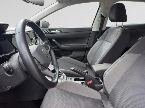 VOLKSWAGEN Polo (2024) — foto 12 van 17