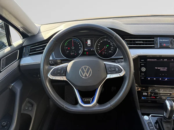 VOLKSWAGEN Passat Variant GTE (2023) — foto 3 van 24