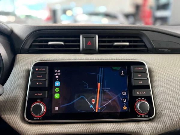 Nissan Micra (2019) — foto 4 van 18