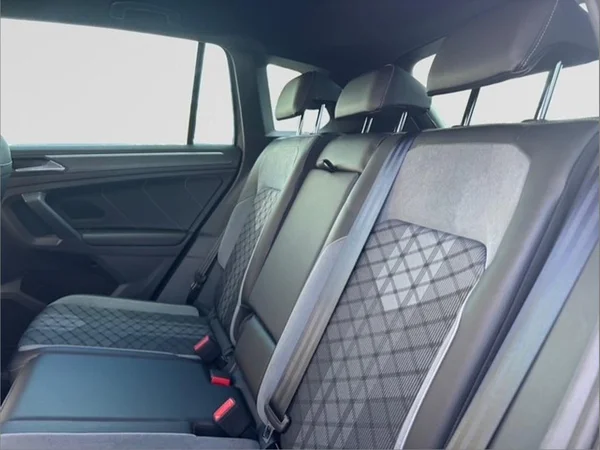VOLKSWAGEN Tiguan Dsl (2020) — foto 9 van 22