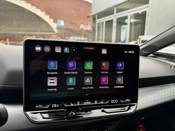 CUPRA Born (2024) — foto 2 van 17