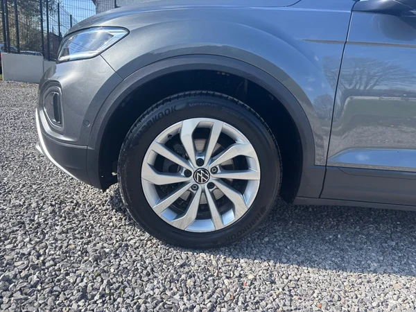 VOLKSWAGEN T-Roc (2022) — foto 8 van 17