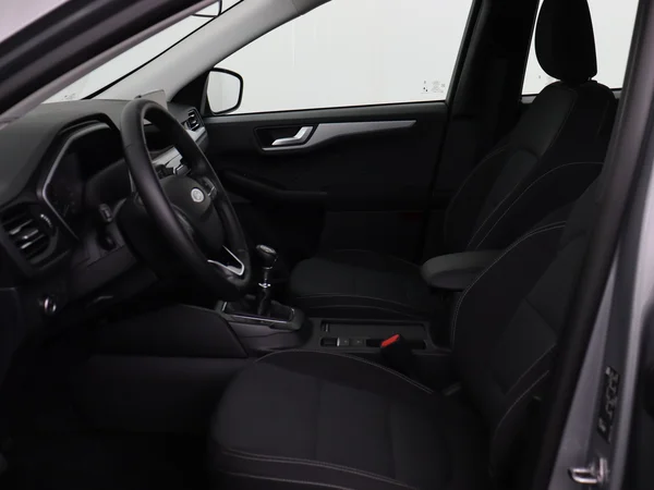 FORD Kuga (2024) — foto 2 van 28