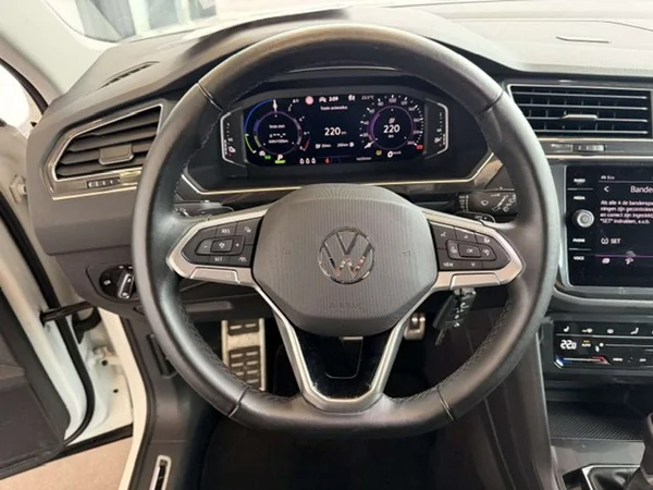 Volkswagen Tiguan (2023) — foto 22 van 23