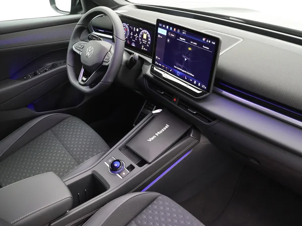 VOLKSWAGEN T-Roc (2025) — foto 16 van 22