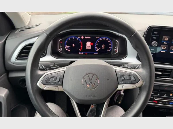 Volkswagen T-Roc (2022) — foto 8 van 24