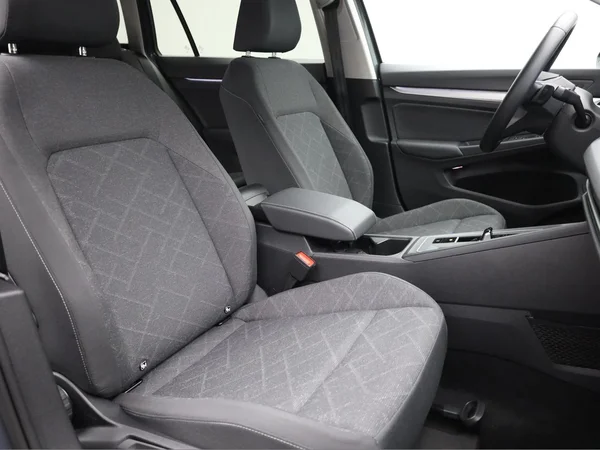 VOLKSWAGEN Golf VIII SW (2023) — foto 14 van 19