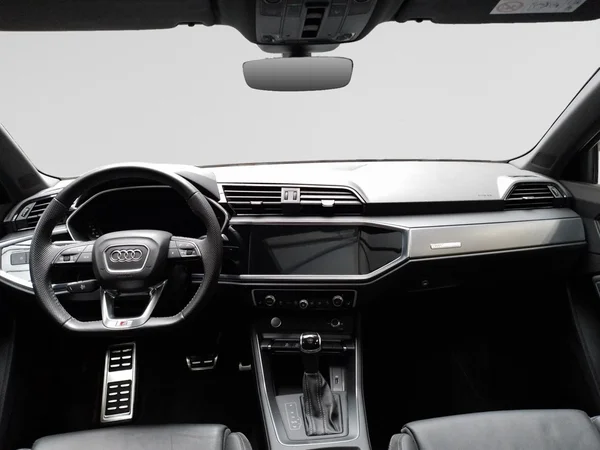 AUDI Q3 (2019) — foto 3 van 22