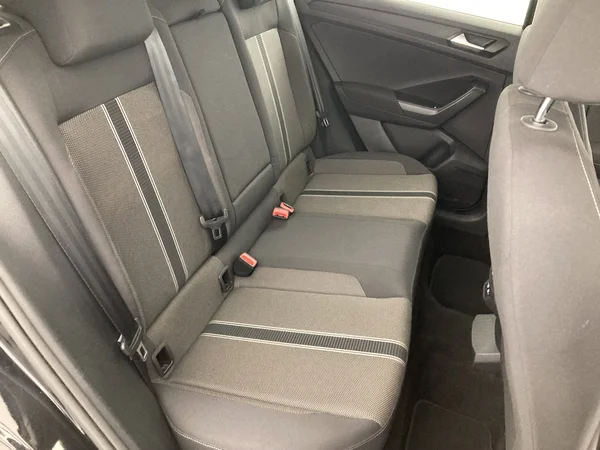 VOLKSWAGEN T-Roc (2021) — foto 30 van 36