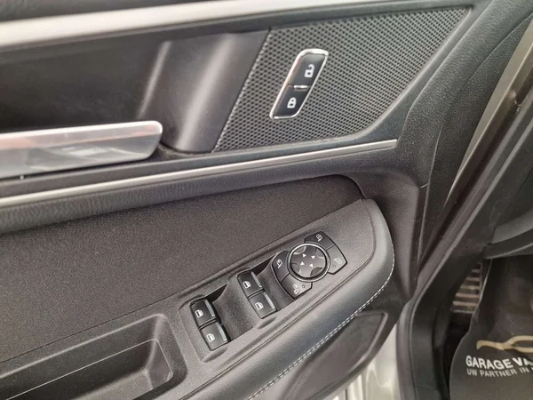 Ford S-Max (2017) — foto 16 van 16