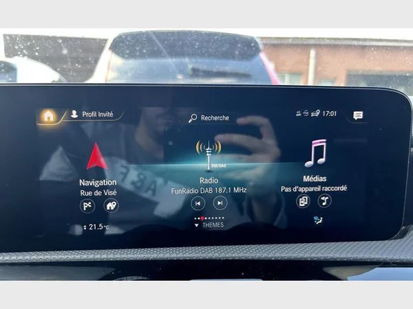 Mercedes-Benz CLA 180 (2021) — foto 21 van 33