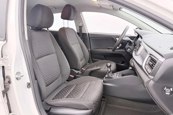 Kia Rio (2022) — foto 25 van 25