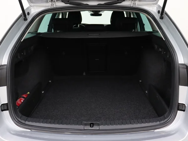 SKODA Octavia (2023) — foto 8 van 30