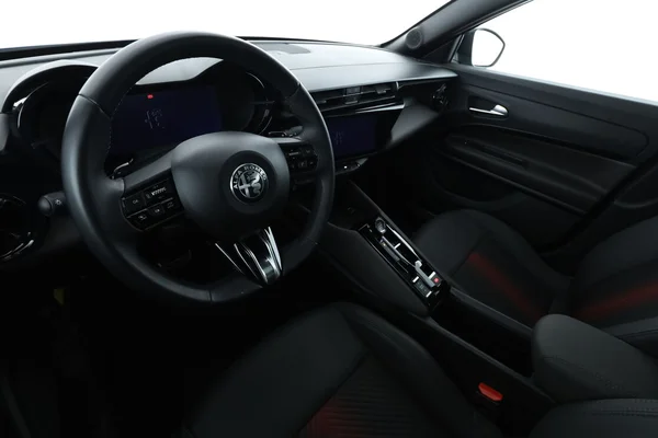 Alfa Romeo Junior (2025) — foto 2 van 16