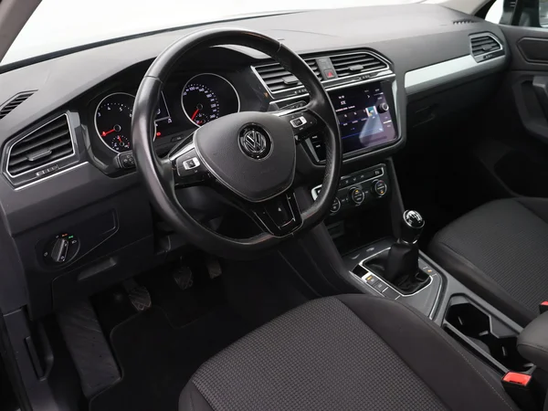 VOLKSWAGEN Tiguan (2019) — foto 8 van 25