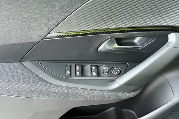 Peugeot 2008 (2025) — foto 8 van 17