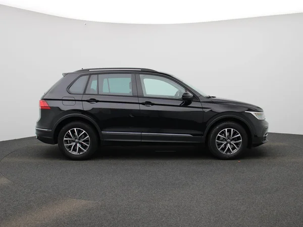 Volkswagen Tiguan (2024) — foto 41 van 43