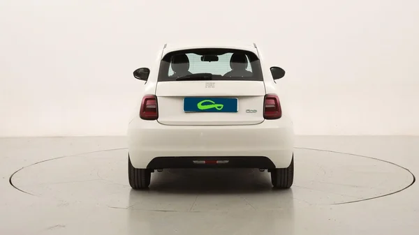 Fiat E-500 (2023) — foto 15 van 20