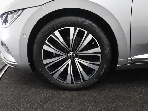 VOLKSWAGEN Arteon Shooting Brake eHybrid (2022) — foto 8 van 18