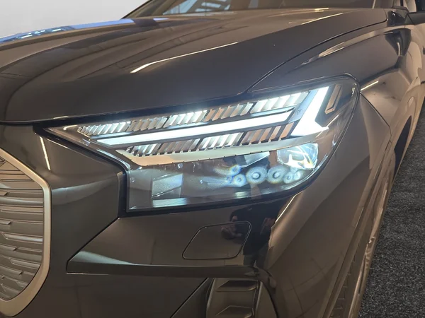 AUDI Q4 e-tron (2025) — foto 17 van 24