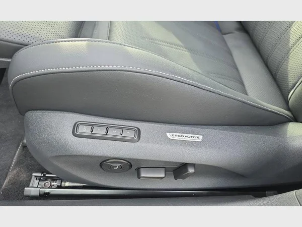 VOLKSWAGEN Passat SW (2026) — foto 3 van 24