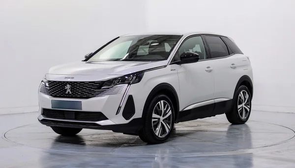 Peugeot 3008 PHEV (2023) — foto 1 van 54