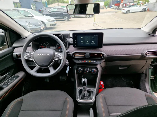 DACIA Sandero Stepway (2023) — foto 7 van 22