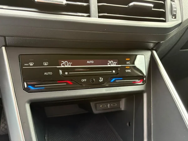 VOLKSWAGEN Polo (2022) — foto 10 van 21