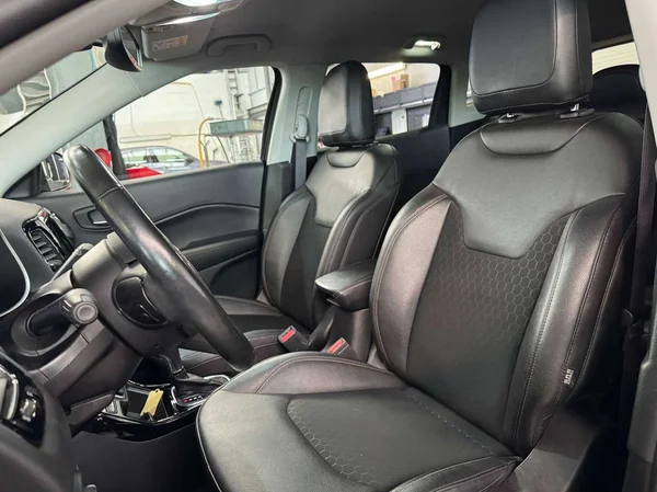 Jeep Compass (2021) — foto 15 van 17