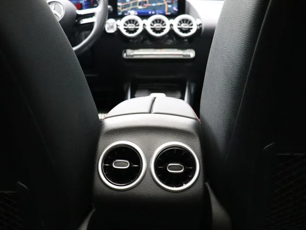 Mercedes-Benz GLA (2025) — foto 20 van 37