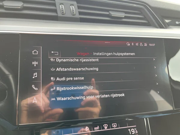 AUDI e-tron (2019) — foto 6 van 24