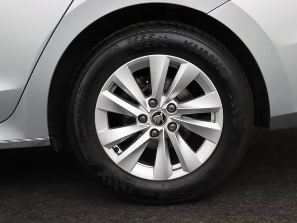 SKODA Octavia Combi (2024) — foto 16 van 20
