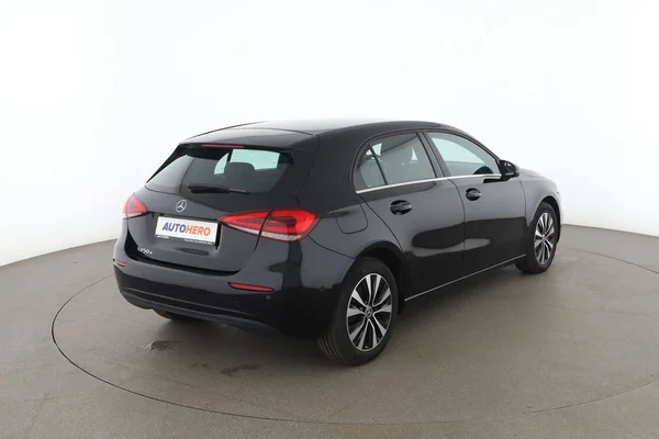 Mercedes-Benz A-Klasse (2022) — foto 12 van 16