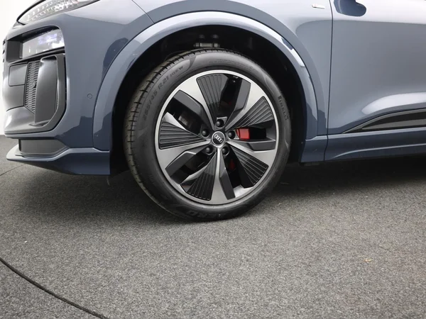 AUDI Q6 Sportback e-tron (2025) — foto 5 van 28