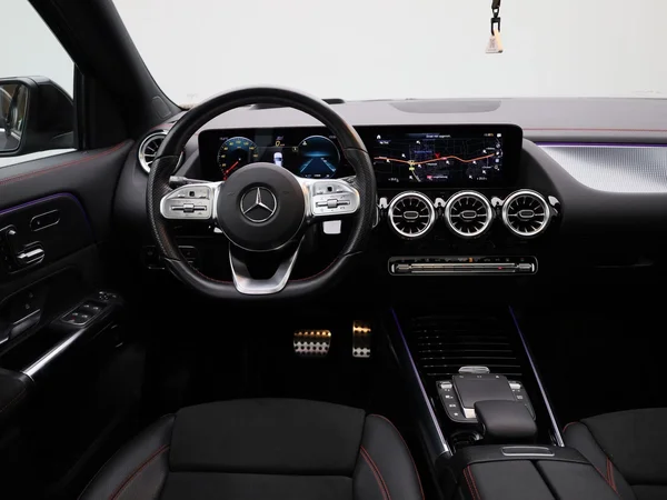 Mercedes-Benz EQA (2021) — foto 48 van 48