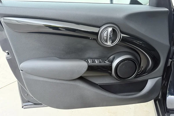 Mini Mini 5 Doors (F55 LCI II) (2021) — foto 8 van 23