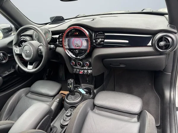 MINI Mini (F56 LCI II) (2023) — foto 31 van 31