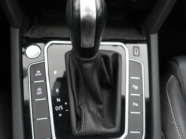 Volkswagen Passat (2021) — foto 22 van 30